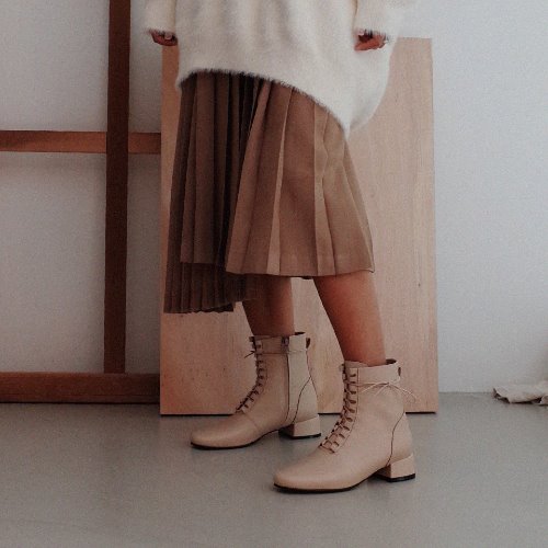 All basic lace up boots  Light beige