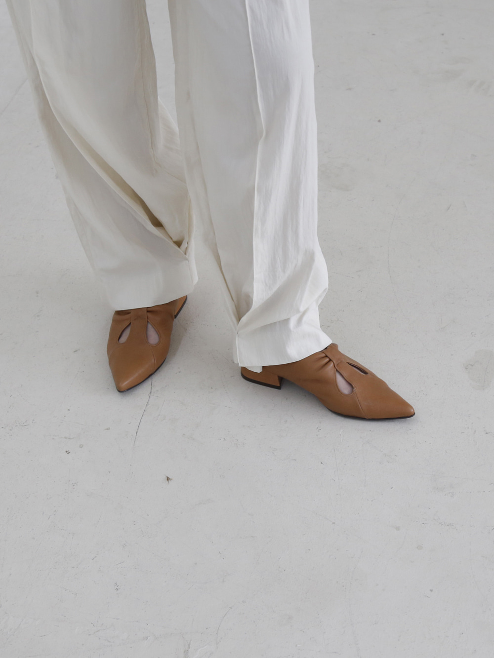 Pointed ribbon mules   Camel