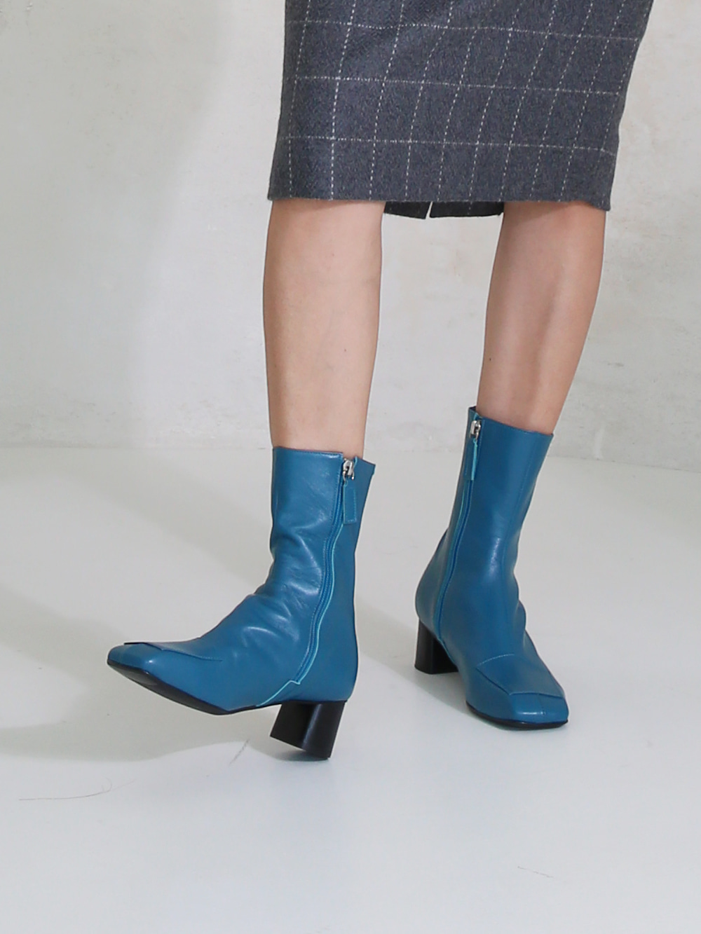 Square patches boots   Blue green