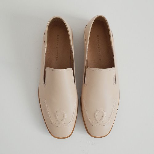 Embo stitches loafers  Beige
